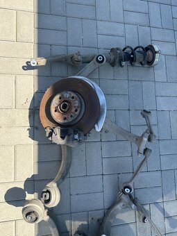 Predná otoč Audi A4 b9 mám aj na A6 c7 8w0407560 8w0407559 - 2