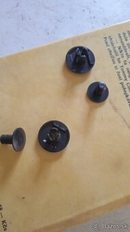 Predam plastove prichitky - 2