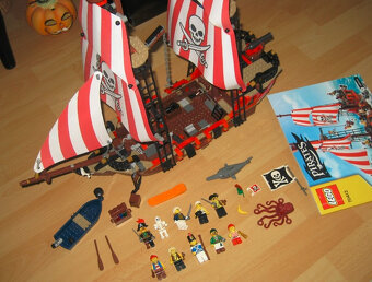 LEGO 70413 Pirates - Piratska lod - 2