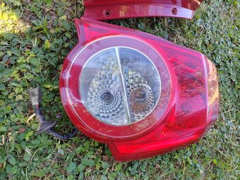 Chevrolet Aveo hatchback zadné svetlá - 2