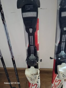 Predam detský výstroj na lyžovanie. - 2