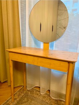 Kozmetický stolik - 2