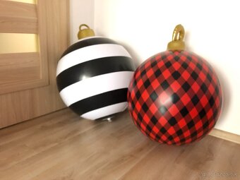 Vianočné nafukovacie balóny. - 2