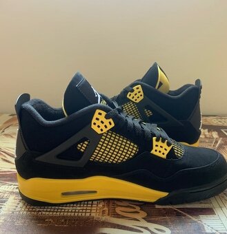 Jordan 4 RETRO Yellow - 2