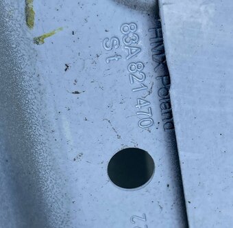 Audi Q3 2018- pravý blatník - 2