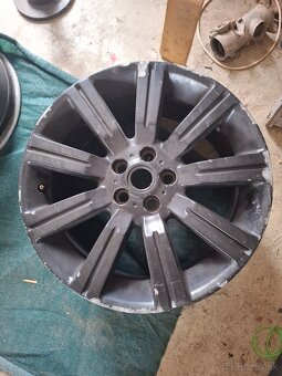 Land Rover Range Rover Sport (generácia 2006-2013). - 2