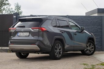 Toyota RAV4 2.5 e-CVT HEV odp.dph /AJ NA SPLÁTKY/ - 2