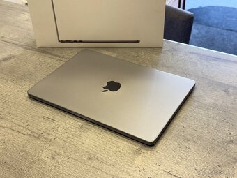 100% BATÉRIA - MacBook Air M3 256GB Space Gray - 2