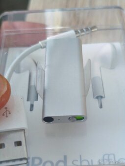 Ipod Shuffle 3th Generation 2 GB MODEL A1271 - 2