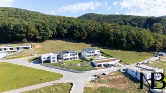 Na predaj moderný 5i bungalov so zelenou strechou, Trenčín - - 2