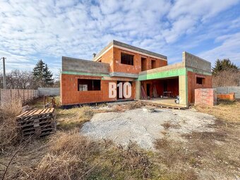 6 izbový rodinný dom - DVOJGARÁŽ - CABAJ časť Riegler - 2