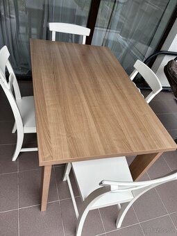 Stôl a stoličky - 2