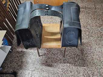 Pridavné kožené vaky - 2