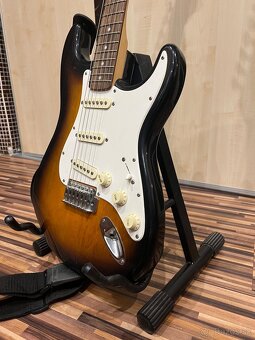 Fender Squier - Affinity Stratocaster - 2