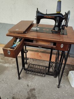 šijací stroj - 2