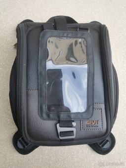 Givi magnetický tankvak - 2