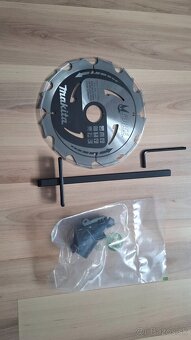 Predám okružnú pílu Makitu HS7601 - 2