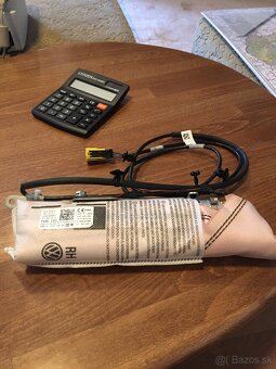 Airbag záclonové pravé VW / Audi / Škoda / Seat (TRW 8V38802 - 2