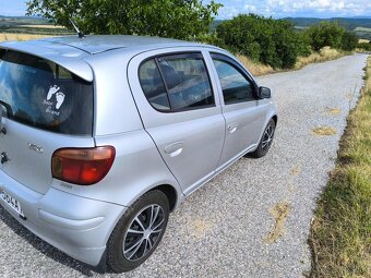 Toyota Yaris 1,3 A/T VVT-I SOL 3D - 2