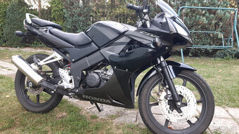 Honda CBR 125r , 11kw vstrekovač , 12 600km - 2