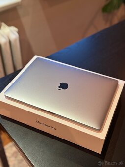 Predám Macbook Pro Retina 13 2020 8GB Ram 1T SSD Touch Bar - 2