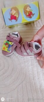 Mam na predaj detské prechodné kožené topánočky - 2