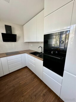 Nadštandardný ZARIADENÝ 2 izbový byt v úplnom centre Nitry - 2