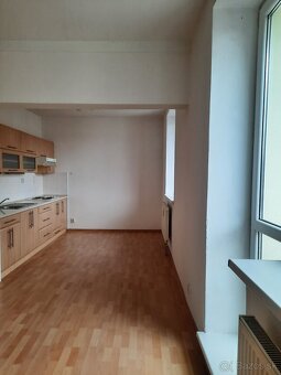 Prenájom 2- izb. bytu v centre Humenného - 2