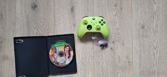Predám xbox series s/x ovládač 
( edícia Electric Volt) - 2