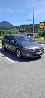 Opel Astra Sports Tourer 1.7 cdti (2011) - 2