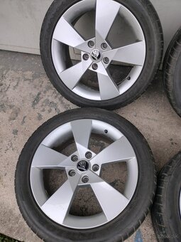 4ks alu disky orig. Škoda 5x112 r17 225/45 5mm - 2