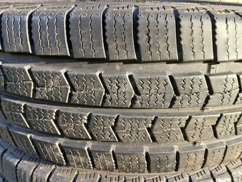 Predám zimné pneumatiky 2 ks NEXEN 215/75 R16 C 116/114R. - 2