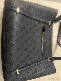 Guess cierna luxusna kabelka - 2