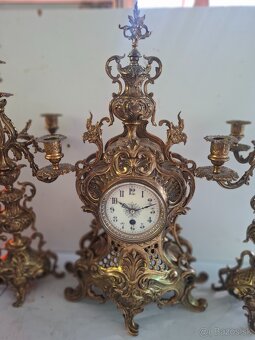 Predám funkčné starožitné mechanicke krbové mosadzné hodiny - 2