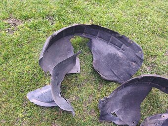 Škoda Octavia2 podblatniky predne - 2