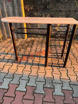 Predám barový stolík so 2 stoličkami. - 2