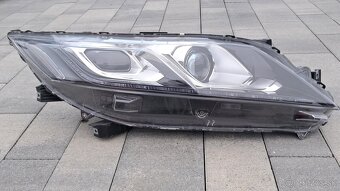 Pravý predný svetlomet Mitsubishi Eclipse Cross - 2