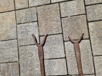 Železné stojky, podpery - 2