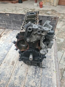 Blok motora 2.0 - 2