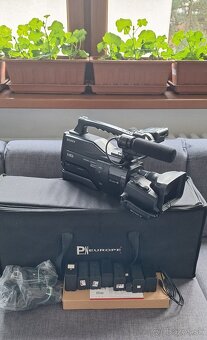 Velka poloprofesialna ,,SONY,,Kamera - 2
