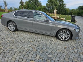 BMW 730 Long x-Drive-4x4 5/2022 12tis km stav nové - 2