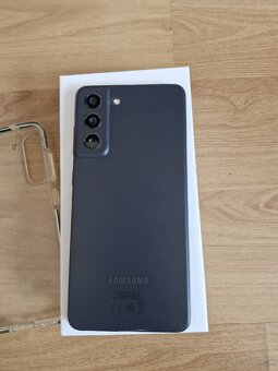 Samsung Galaxy S21FE - 2