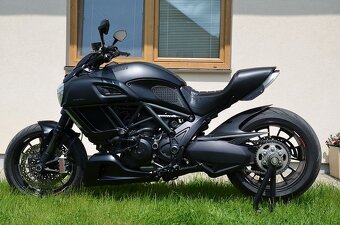 Ducati Diavel carbon 1200 2015 - 2