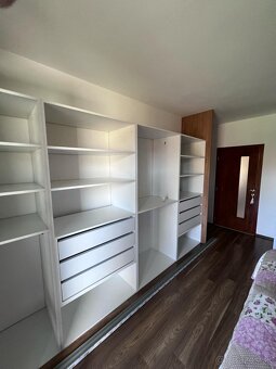 Predám šatnikové regále 200x90x50cm - biele - NOVE - 2