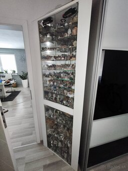 Rohová vitrína - 2