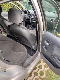 Citroen C3 1,4 benzín - 2