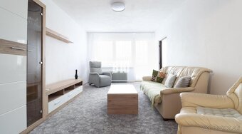 Na prenájom 3 izbový veľkometrážny byt Nováková ulica - 2