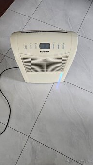 Predám odvlhčovač vzduchu Master DH 720 - 2