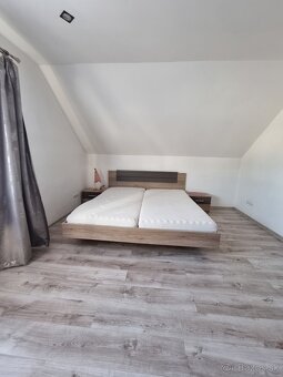 Manželská posteľ z madracami+2×nočný stolik - 2