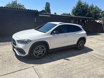 Mercedes Benz GLA 180 - 2